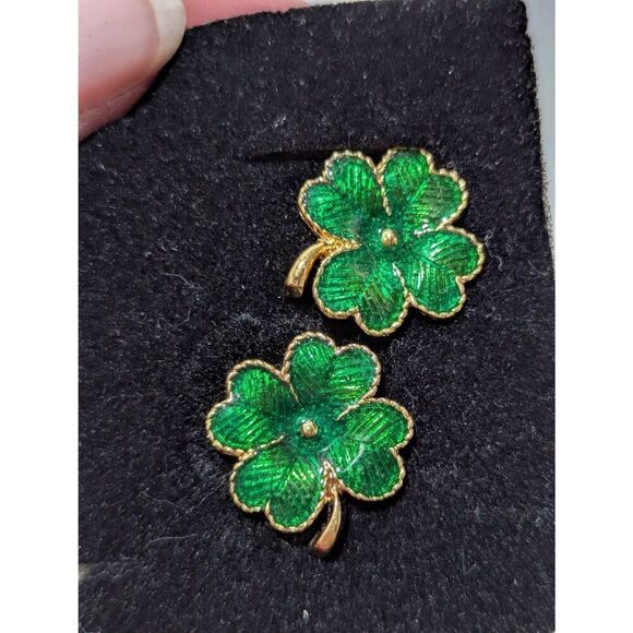 Avon Shamrock Pierced Earrings "Luck of the Irish" Ready for St. Patrick's Day - Picture 1 of 4